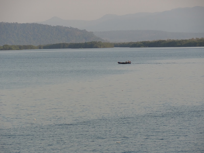 In Kambodscha werfen wir einen letzten Blick auf einen See vor der Grenze Koh Kong