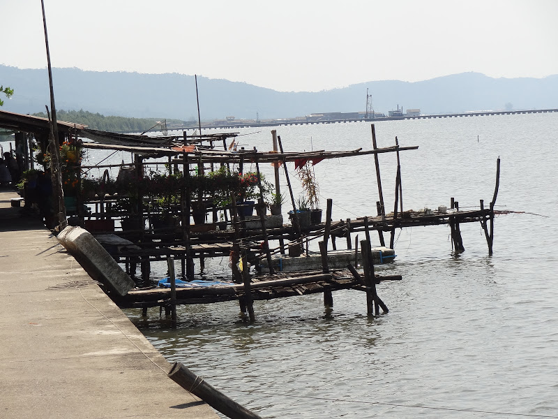 Stelzenfischerdorf vor Khlong Yai